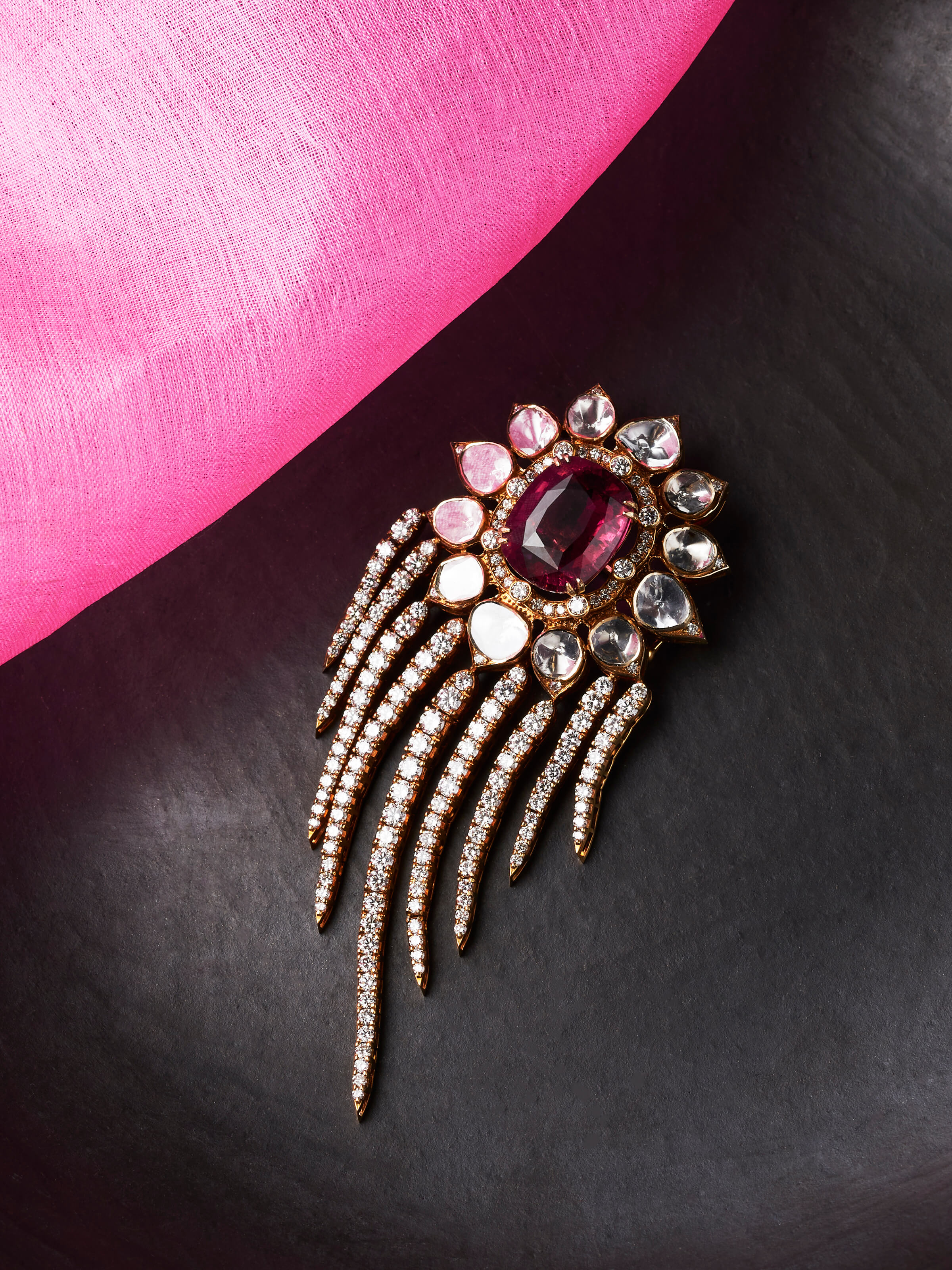 Dank Polki 18 Karat Gold Brooch Pin