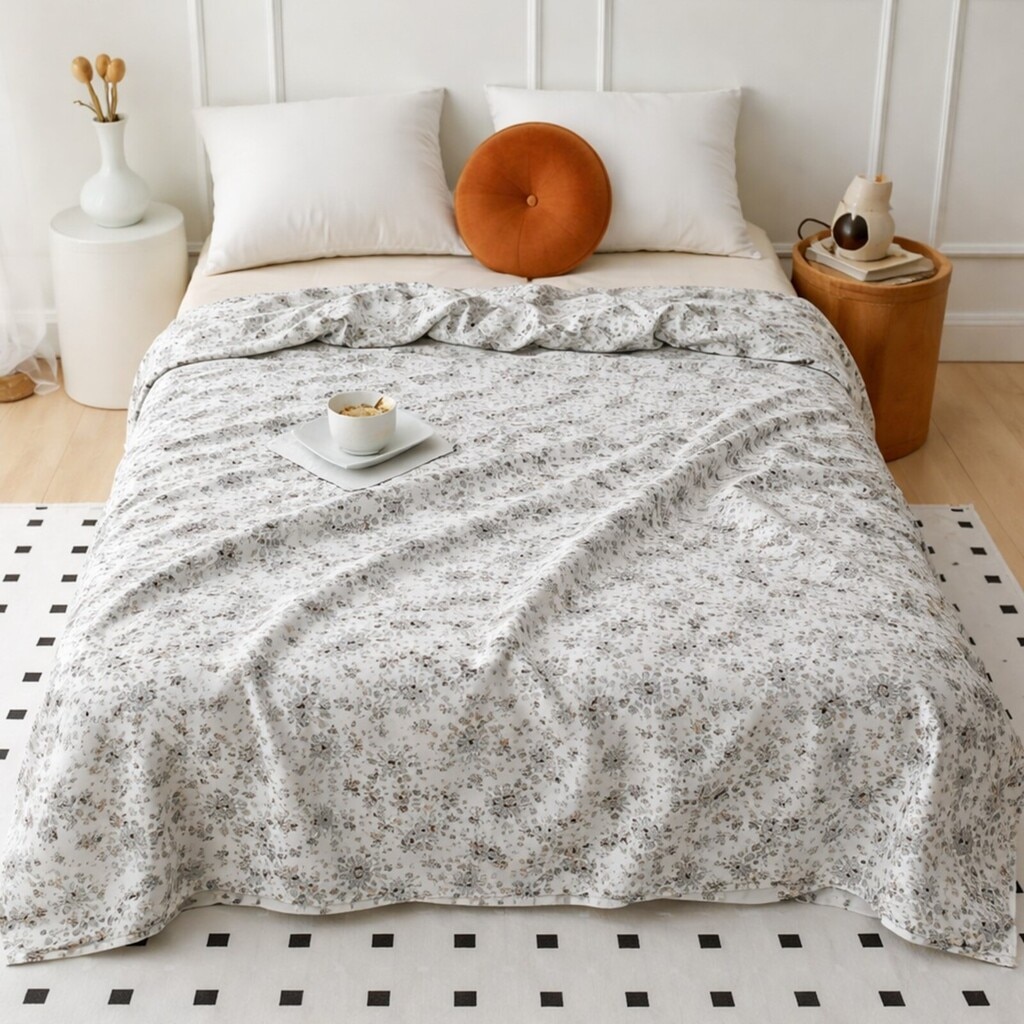 Liv White & Green Floral Cotton Comforter Double Bed 300 Gsm