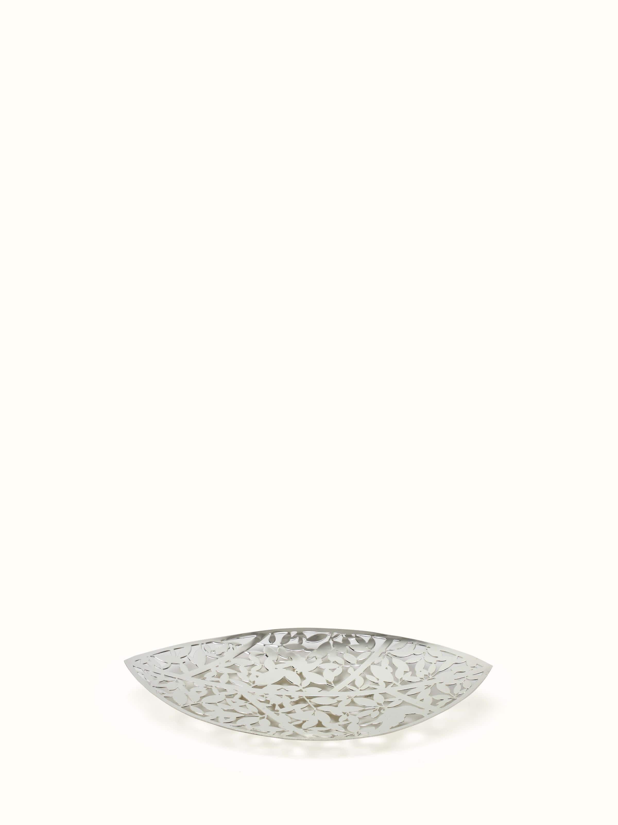 Silver-plated leaf platter with intricate detailing and a shiny finish, perfect for serving and decorative purposes.