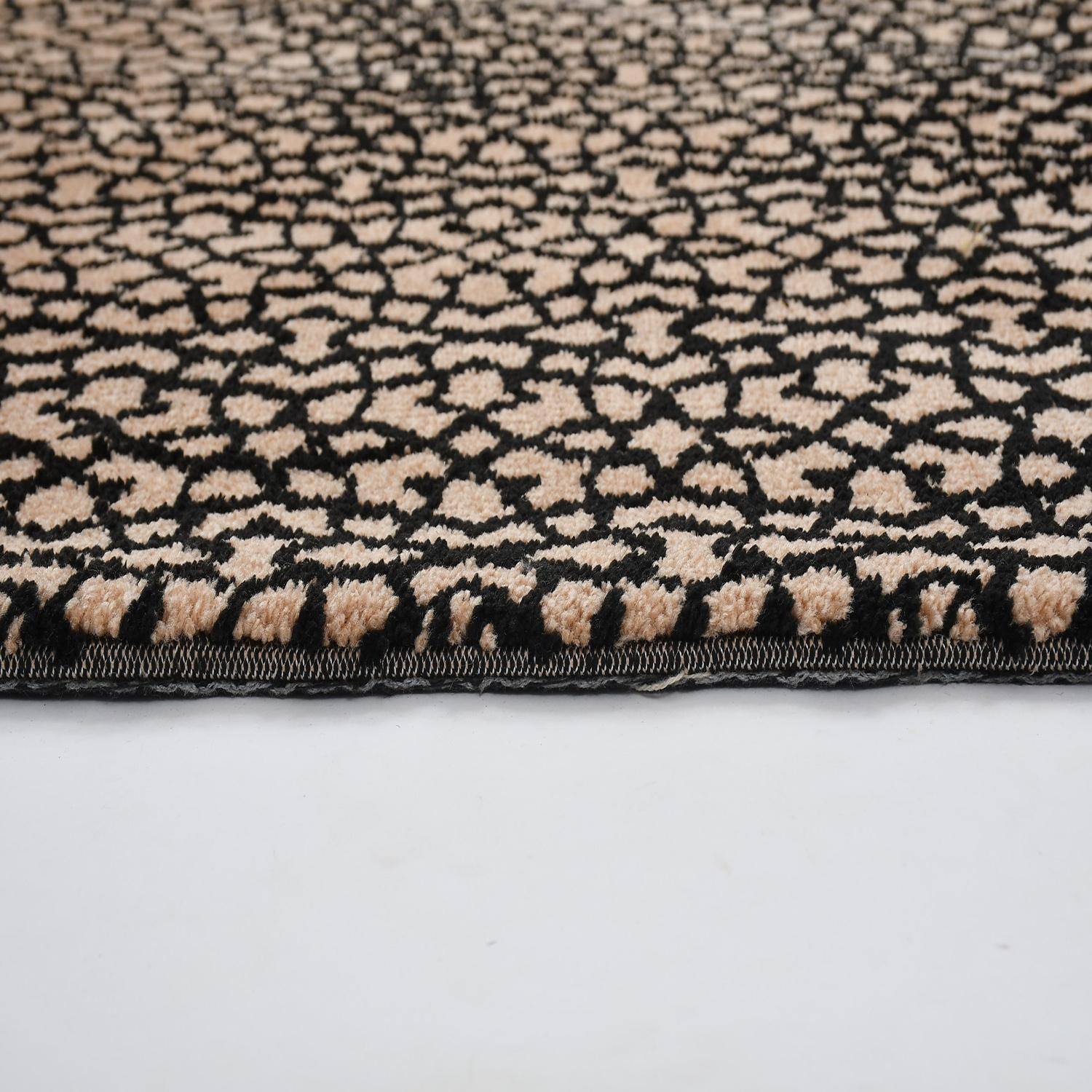 Multicolor Abstract Machine Made Polyester 5 X 7 Feet Carpet