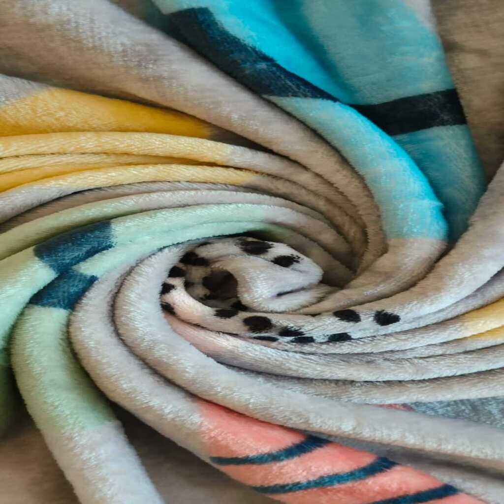 Threads Silky Touch Premium Super Soft Cozy  Single Bed Blanket 220 X 160 Cms