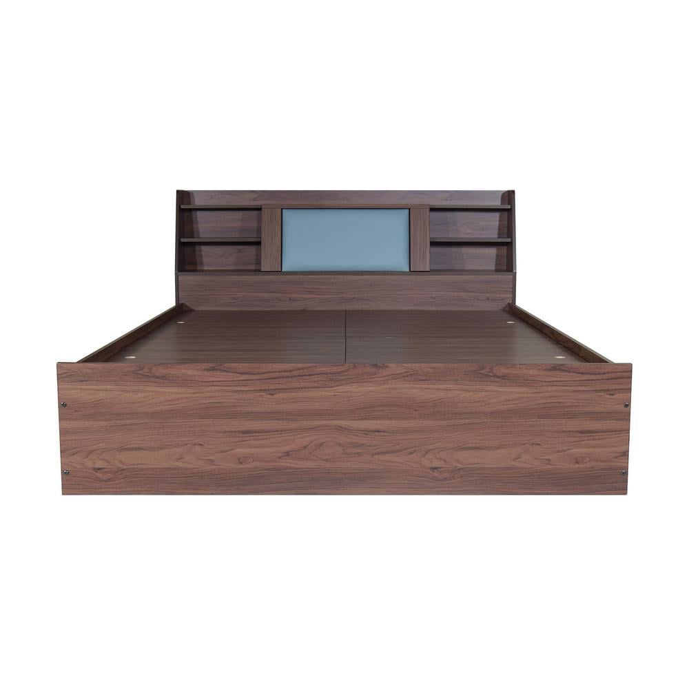 Lavish Center Queen Bed Design 4