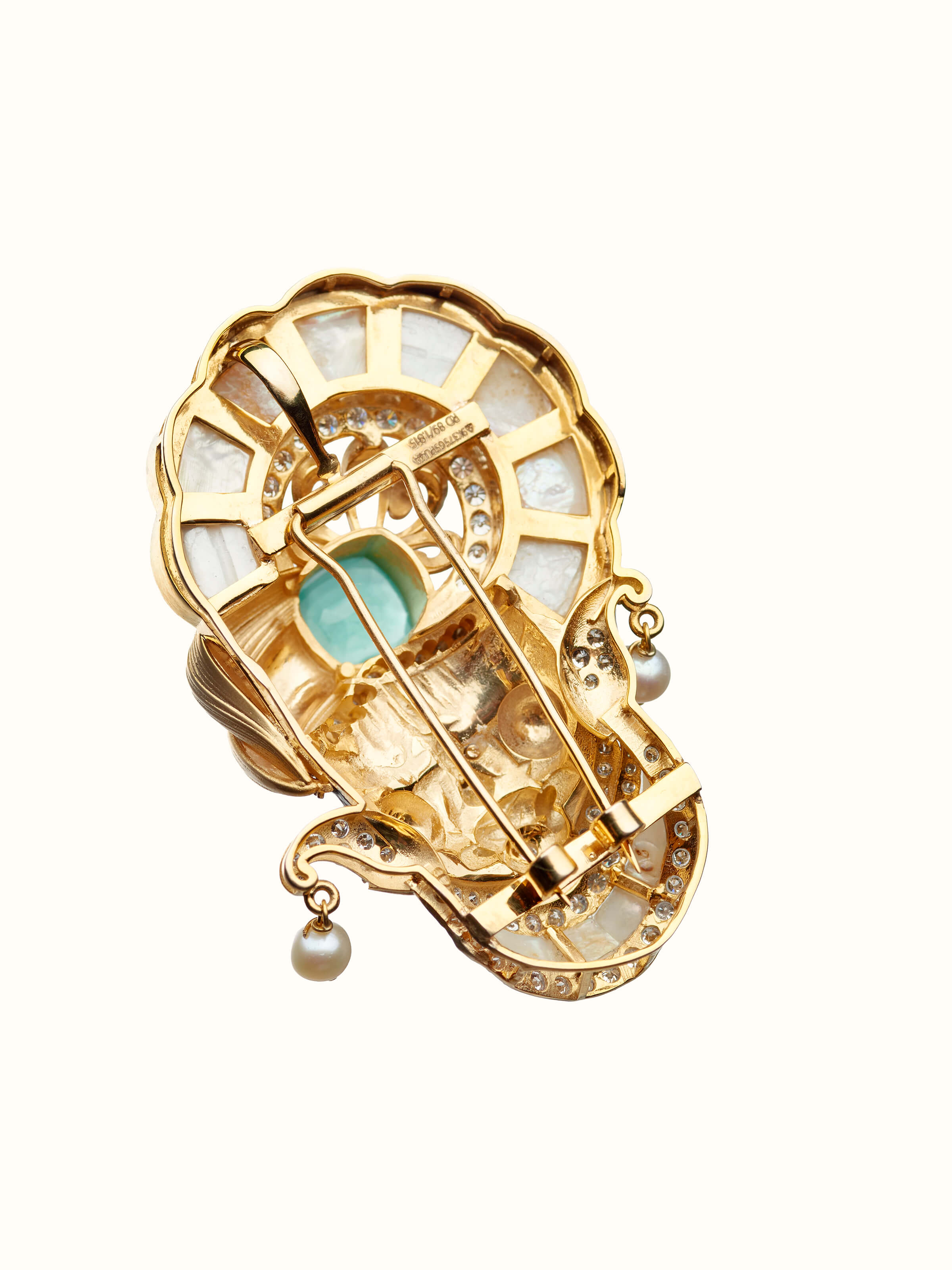 back view of open setting 14 karat gold brooch with pin clasp