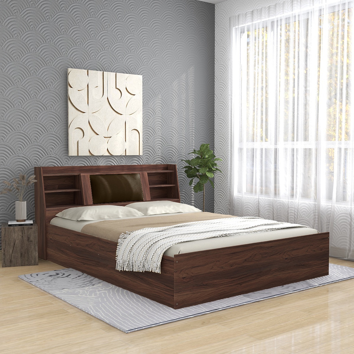 Lavish Center Queen Bed Design 6