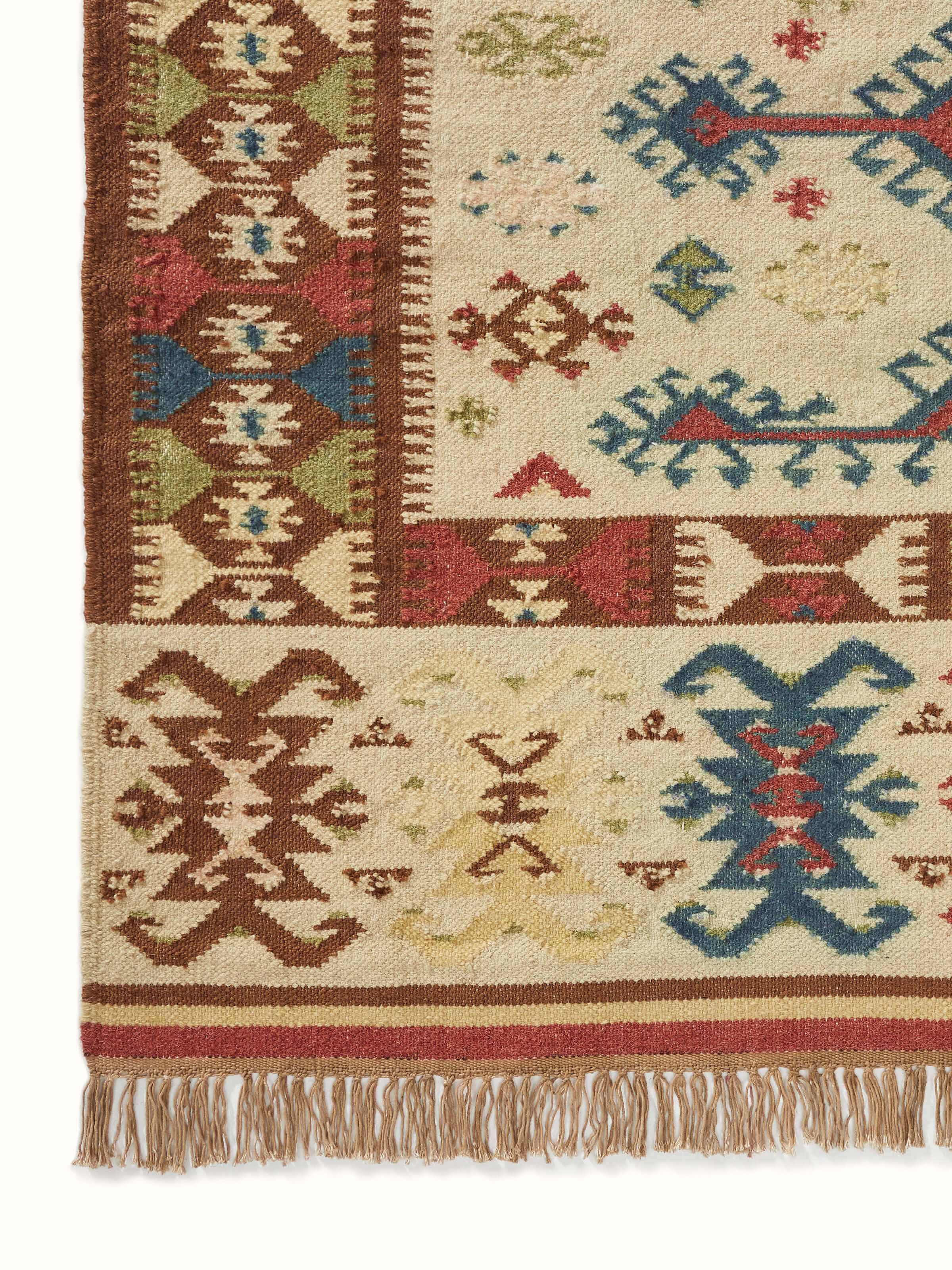 Detailed view of Traditional kilim beige salawas wool & cotton panja dhurrie, showing the craftsmanship and material blend.