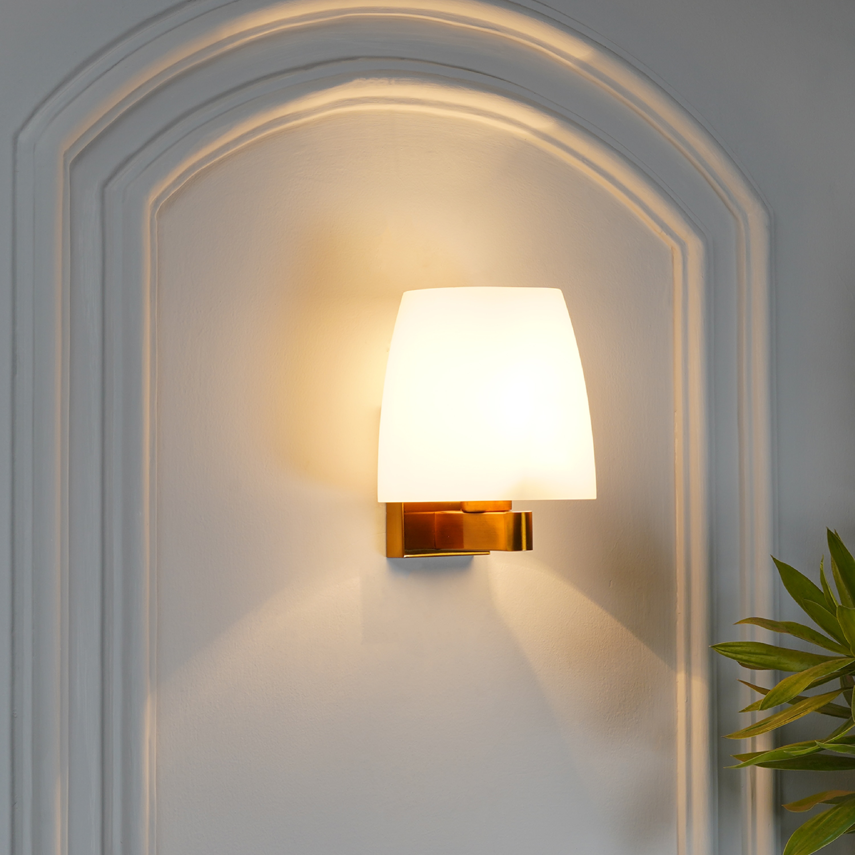 Elstead Single Arm Wall Light in Brass Finish - Kapoor Lamp Shades