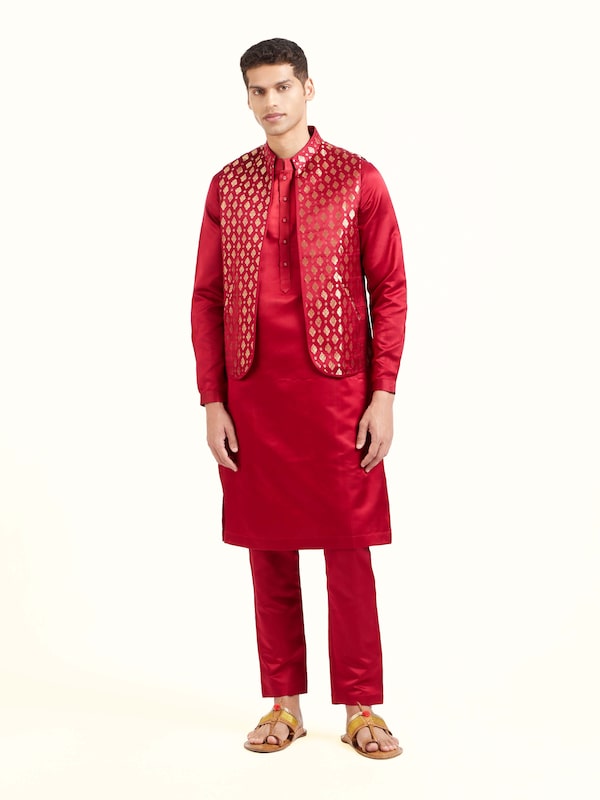Maroon Silk Banarasi Sleeveless Jacket