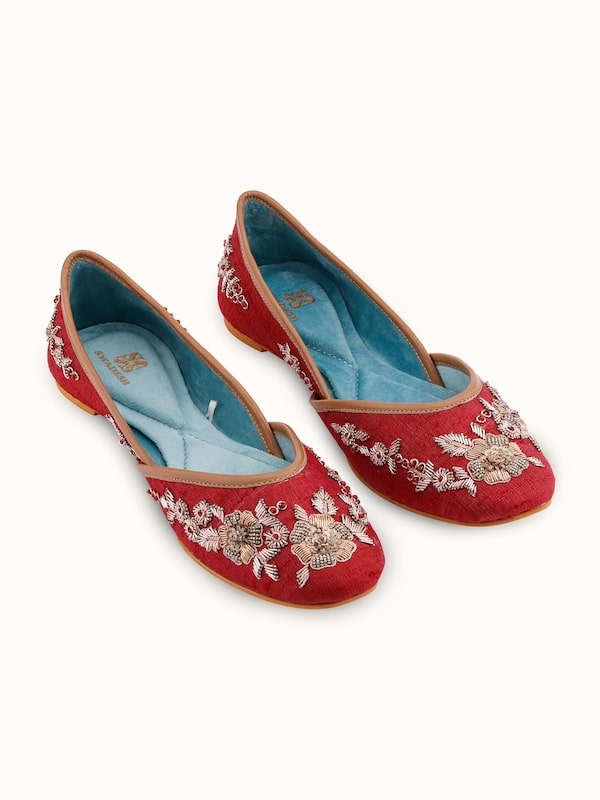 Maroon Leather Zardozi Juttis