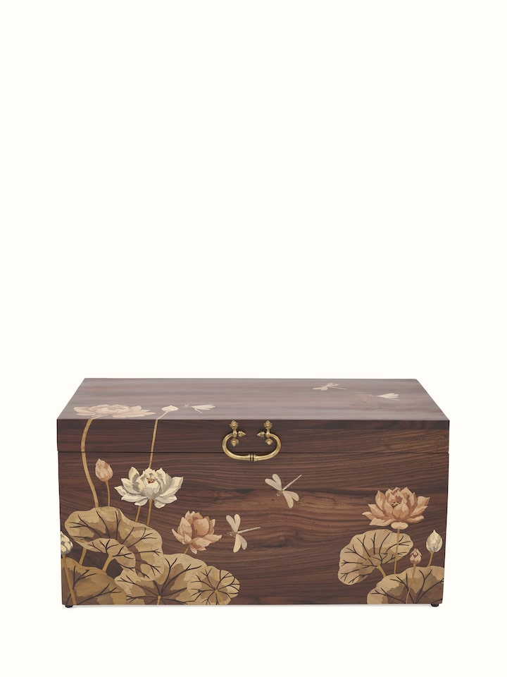 Front view of the Rosewood Inlay Trunk