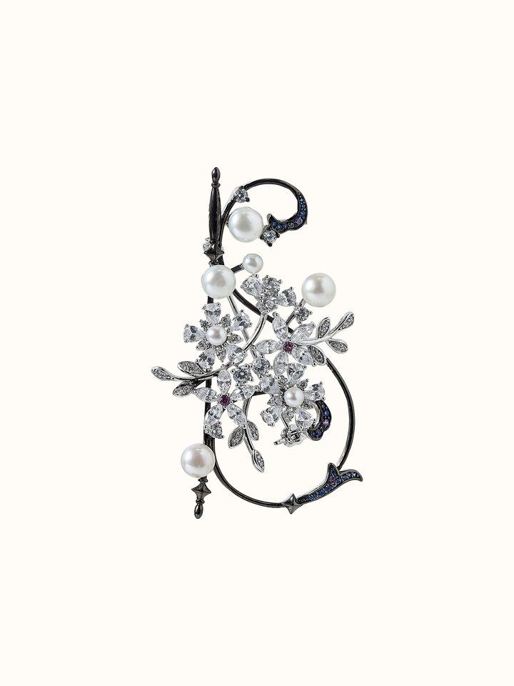 Front view of Silver Smithing Brooch Pin showing the complete piece and design