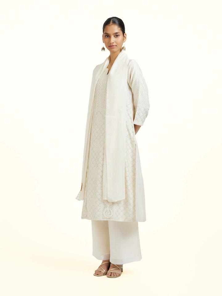 Side view of the Off-white Cotton Silk Chikankari Stole