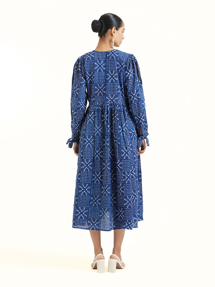 Back view of Samika cotton dabu block printed dress displaying clean finish