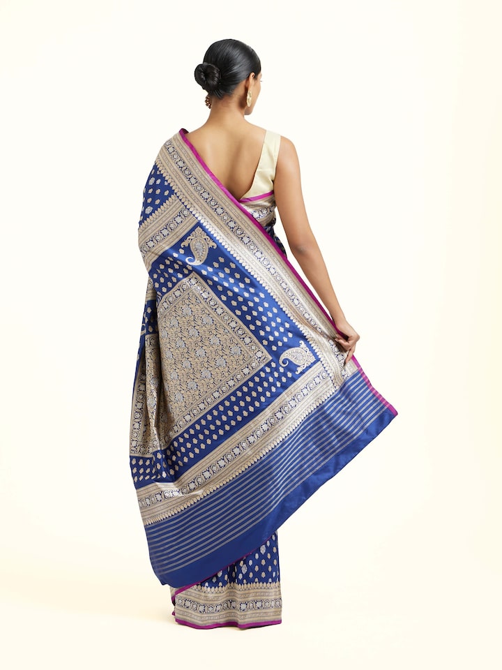 Front view of the Pink Mulberry Silk Pochampally Double Ikat Handloom Saree