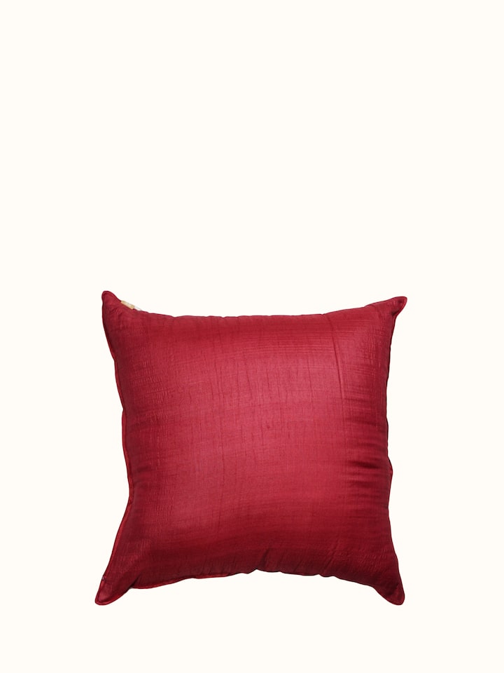 Back side view of Riten black cushion cover