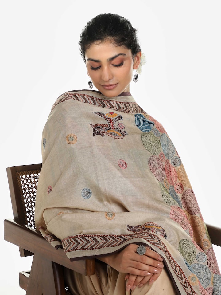 Detail view of beige tussar silk Bankura dupatta showing raw silk texture