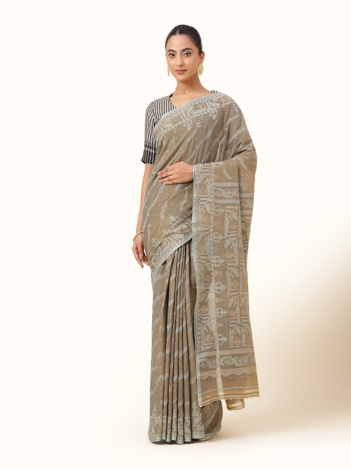 Front view of the Green Muslin Cotton Jamdani Saree