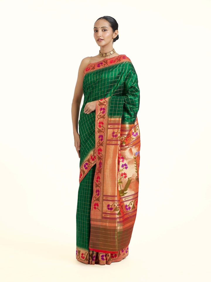 Side view of the Green Mulberry Silk Paithani Handloom Saree