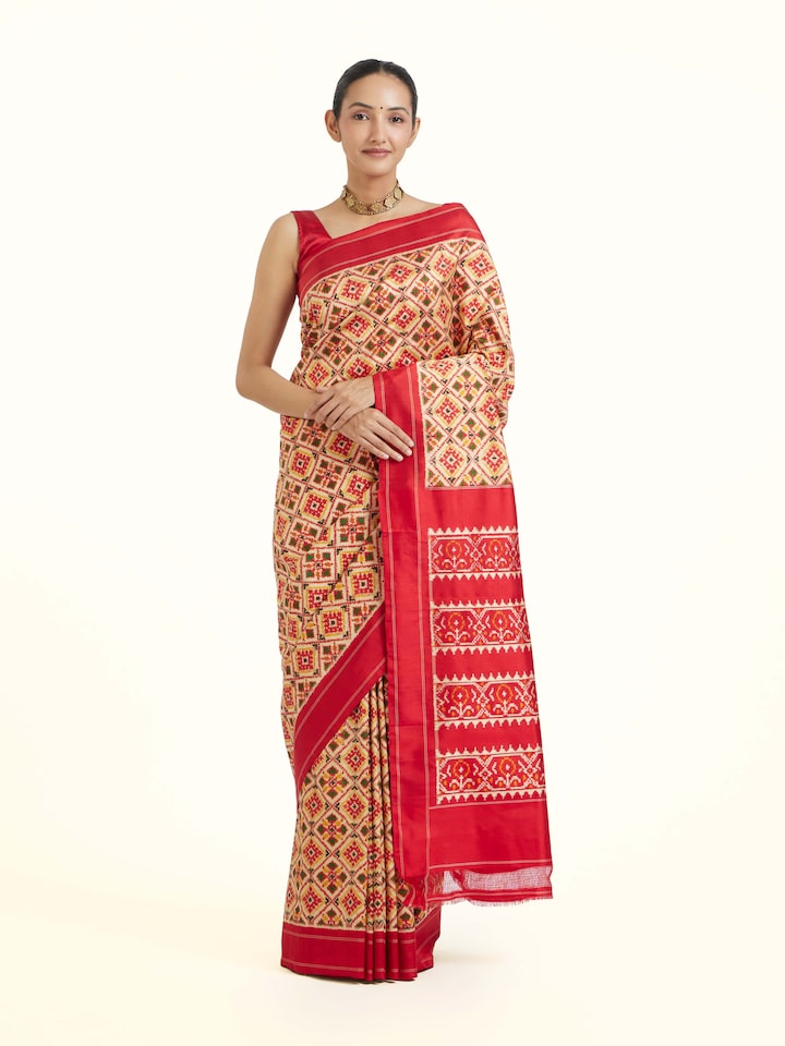 Front view of Cream Pochampally Double Ikat Silk Saree showcasing its traditional craftsmanship and design