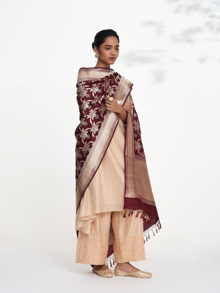 Side view of wine Banarasi silk kadwa jangla handwoven dupatta showcasing rich weave