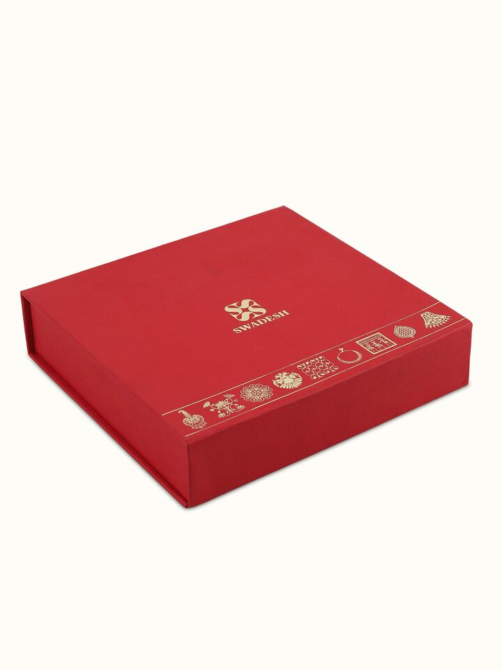 Overhead view of Silver Smithing silver mens gift box