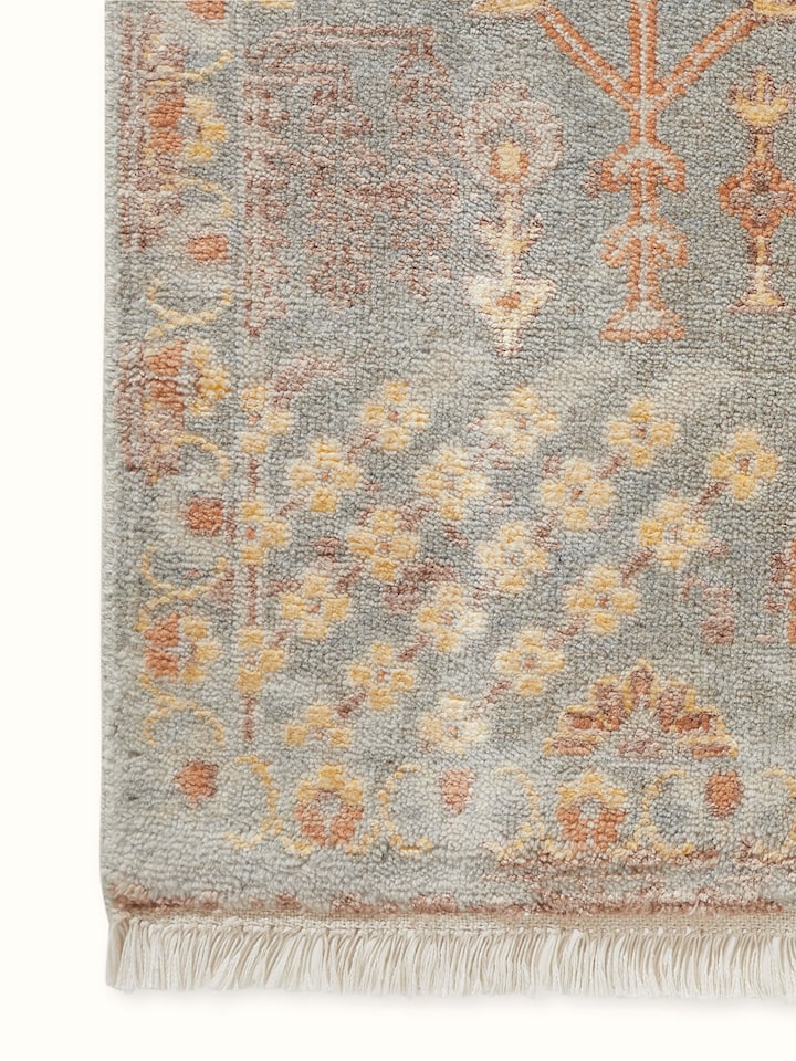 Distressed Transitional Silver Agra Wool & Viscose Hand-Knotted Carpet
