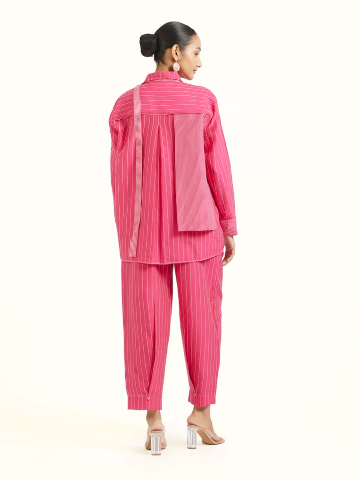Back view of Pink Bengal Handloom 3 Pc Set emphasizing the overall design and fine details