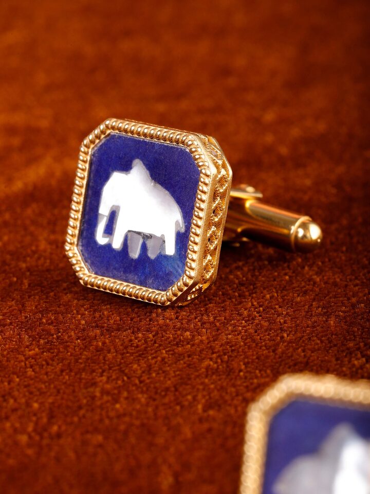 Parchinkari silver cufflinks close-up on display – Swadesh