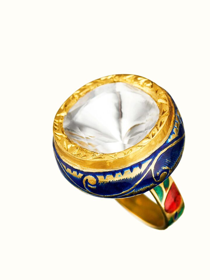 Close-up view of Jadau 18 Karat Gold Ring highlighting the stone setting and metalwork detail