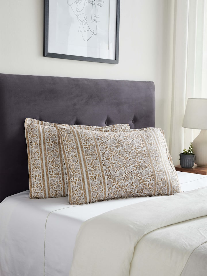 Close-up of the lavender jaal pillow shams, highlighting the detailed Sanganeri block print and elegant design