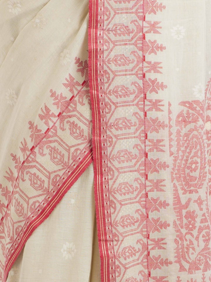 Detail view of off-white cotton Bengal Jamdani saree showing fine cotton texture and craftsmanship
