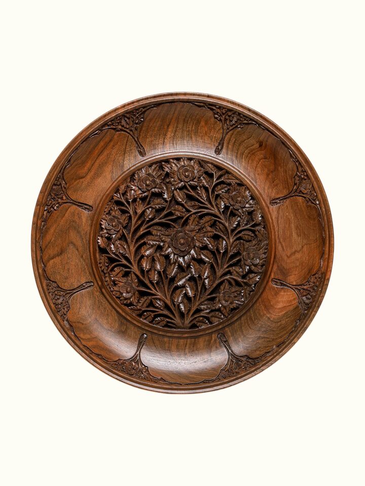 Front view of the Phooldar Walnut Wood Display Plate