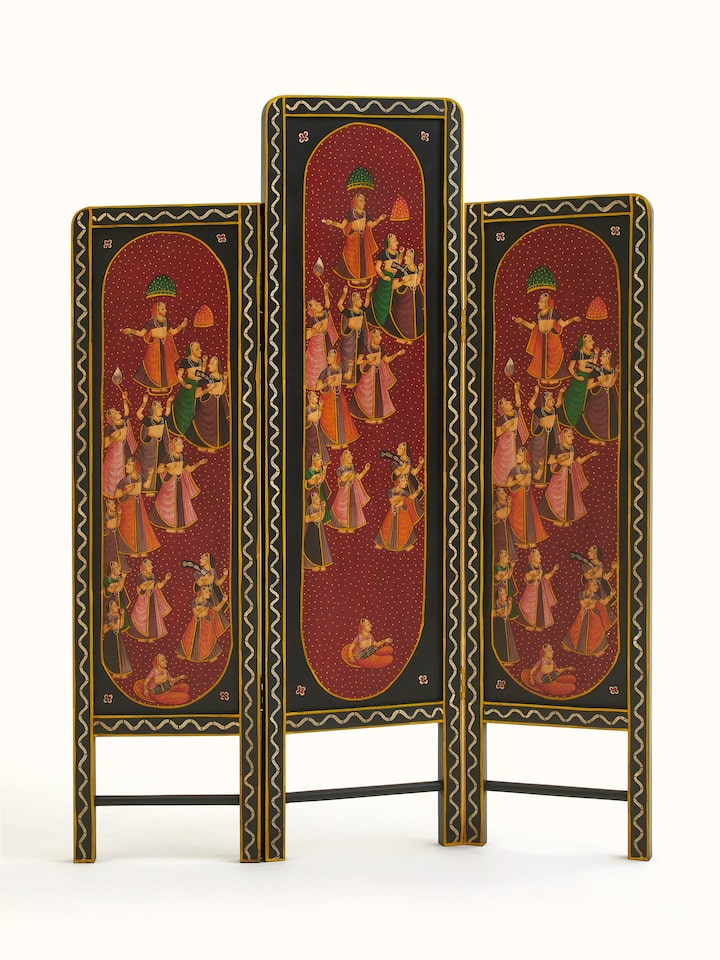 Full view of the miniature painting partition screen, showcasing intricate artwork and detailed design.