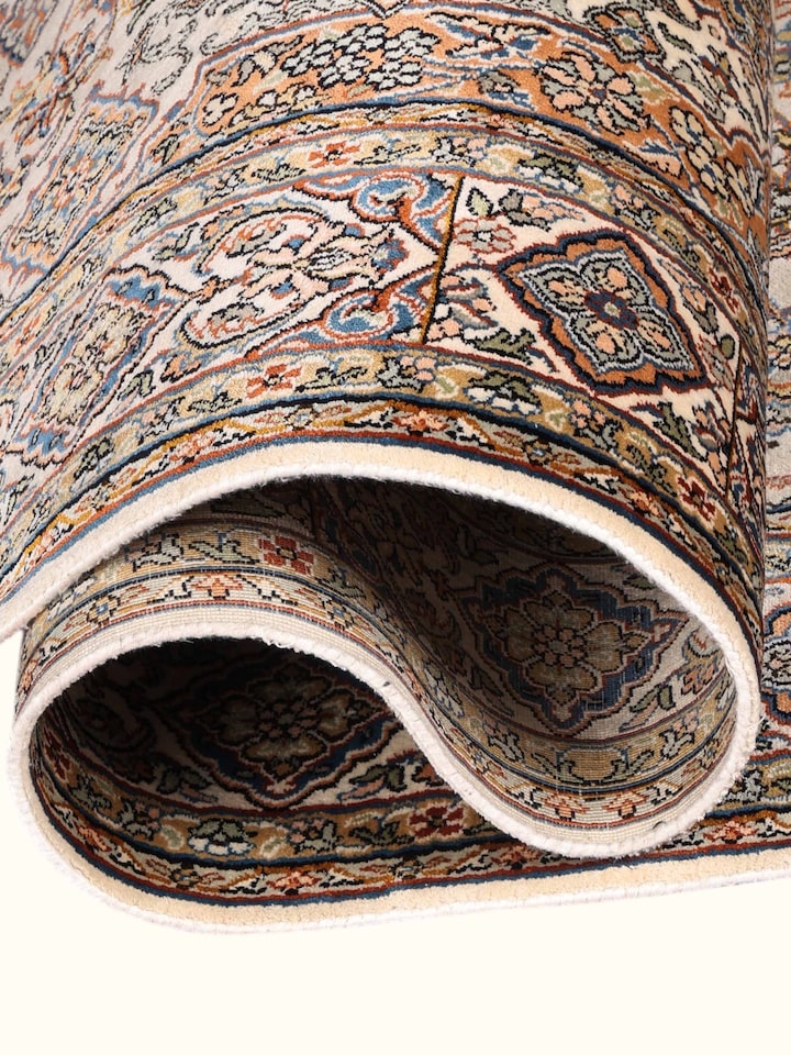 Traditional Persian ivory Sadakdar Kashmir silk hand-knotted runner, close-up of texture