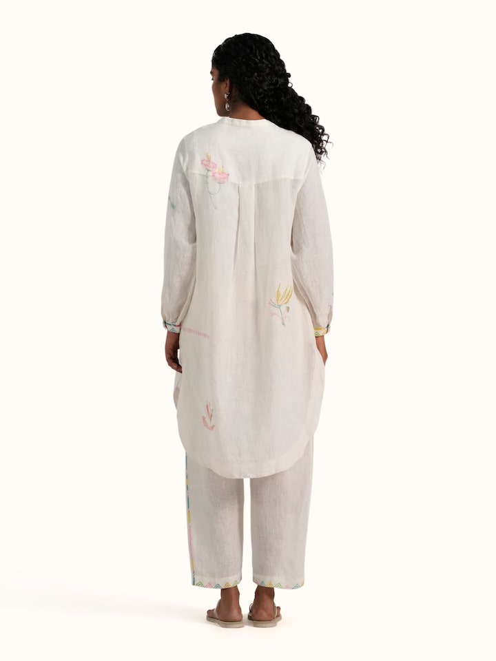 Back view of the Off-white Linen Handloom Co-Ord Set