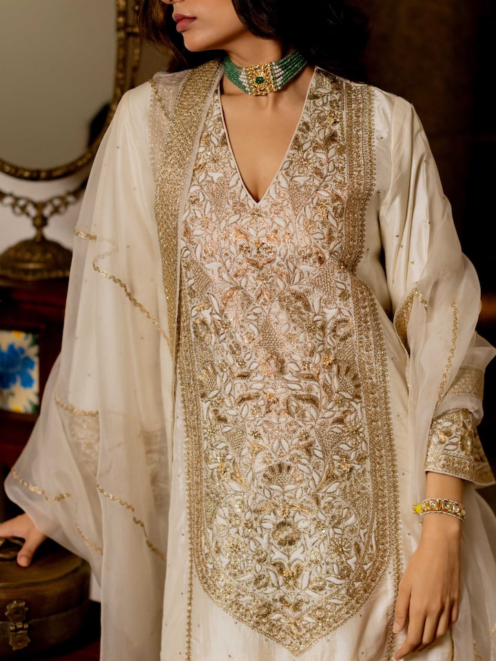 Detail view of the Off-white Silk Long Yoke Hand Embroidered Kurta Set (2 Pcs)