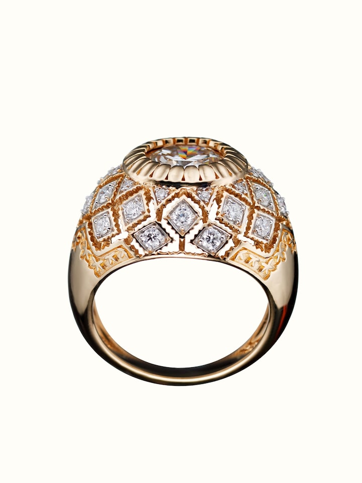 angled view of open setting 14 karat gold ring