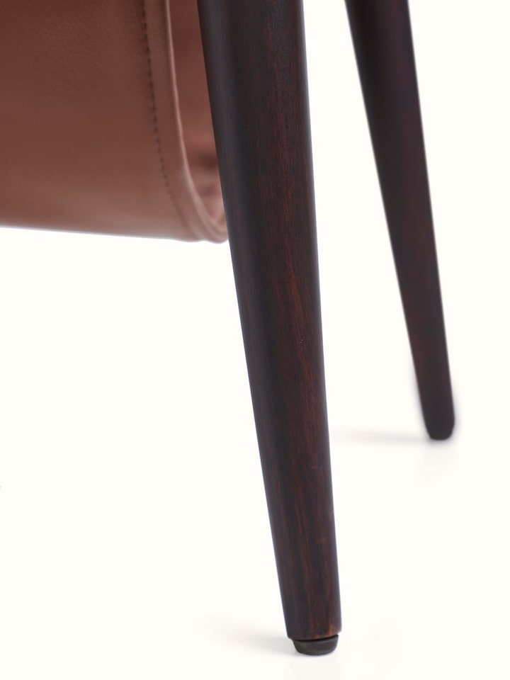 Close-up of the Sheesham Wood & Brass Tarkashi Magazine Rack craftsmanship