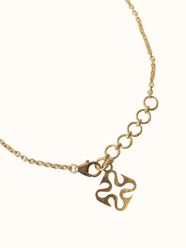 Close-up of the Parchinkari Silver Pendant & Chain craftsmanship