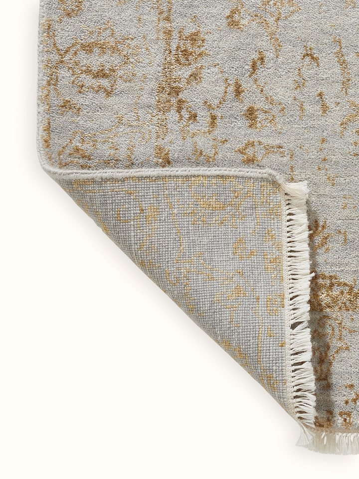 Traditional Ziegler Silver Agra Wool & Viscose Hand-Knotted Runner