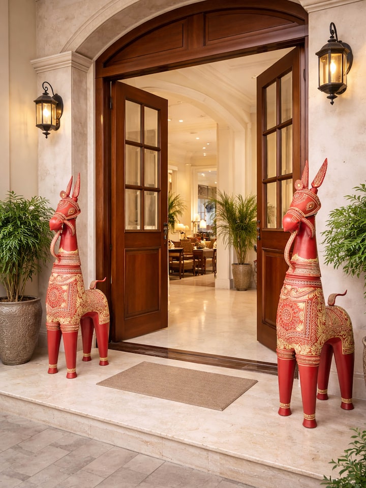 Front view of the Terracotta Horse Set Idol