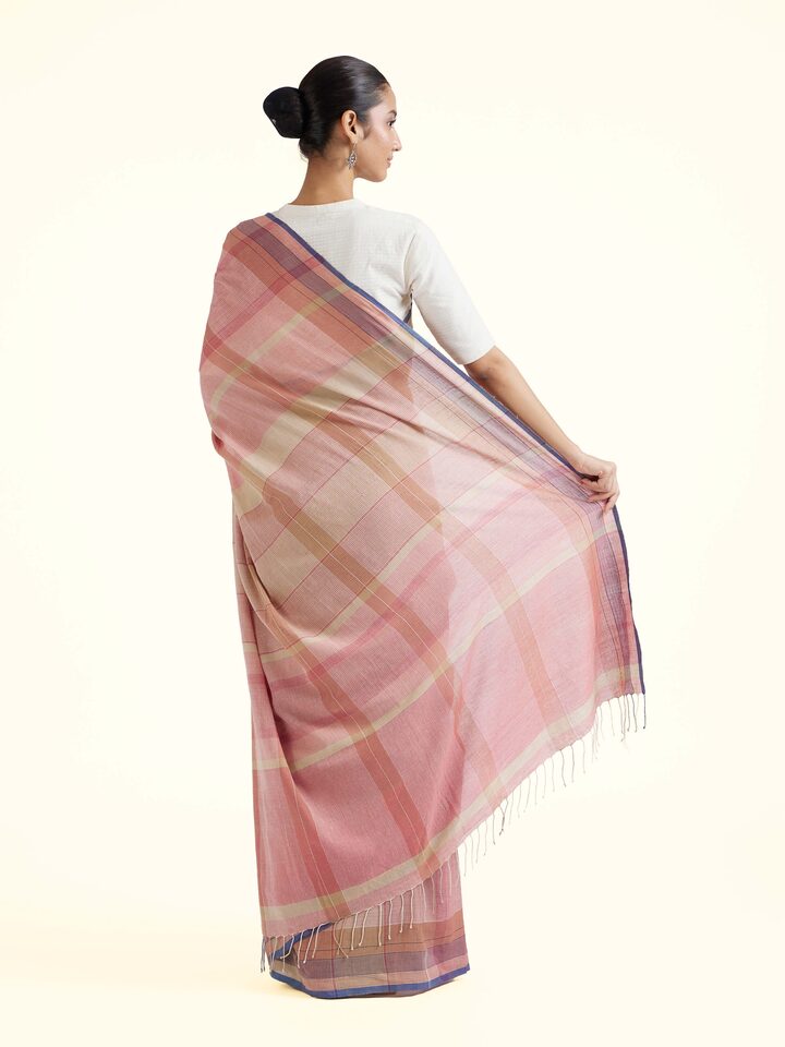 Back view of brown cotton Bengal Jamdani saree displaying pallu design