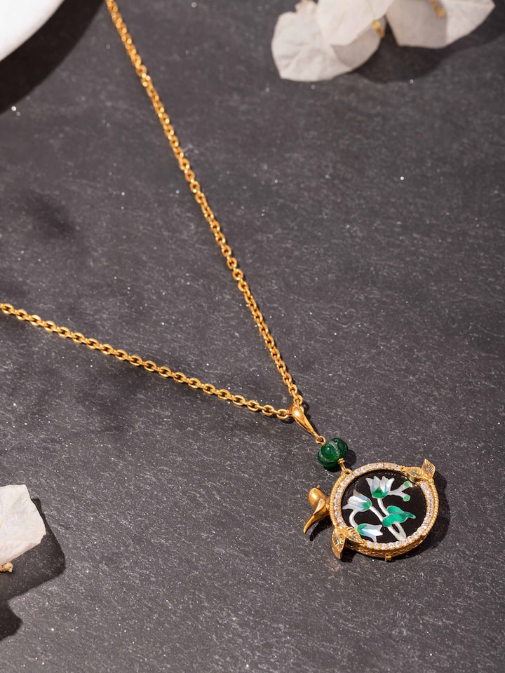 Alternate lifestyle view of the Parchinkari Silver Pendant & Chain