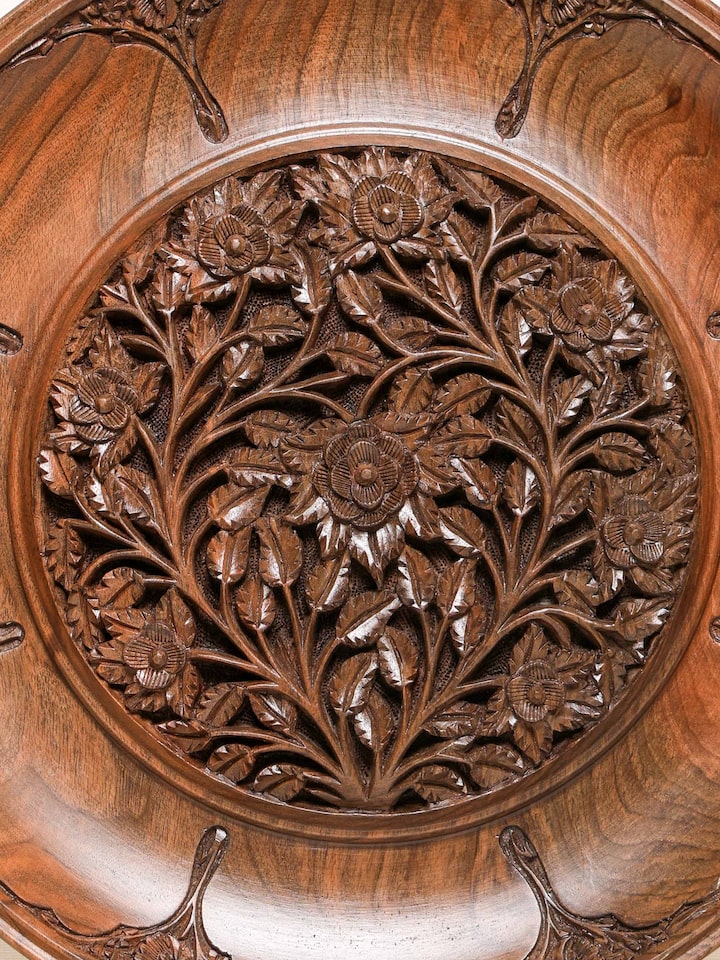 Detail view of the Phooldar Walnut Wood Display Plate