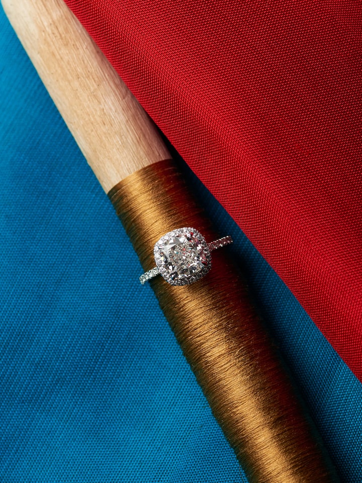 lifestyle view of open setting 14 karat gold ring