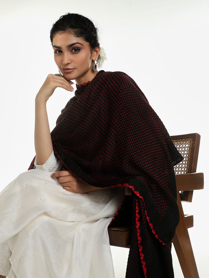 Side view of black Gajji silk Bandhani tie and dye dupatta with detailed pattern layout