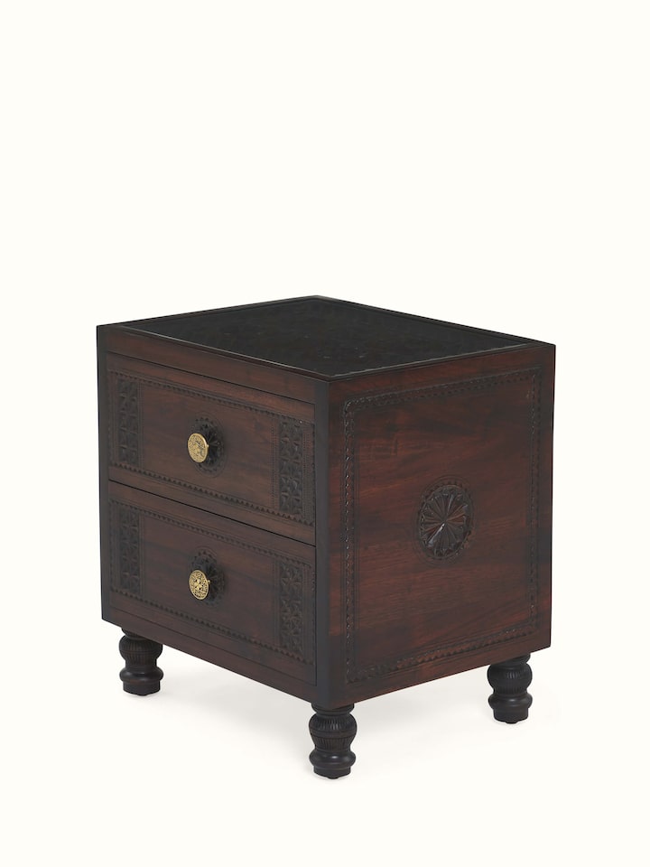 Perspective showcasing top and handle design – timeless Indian heritage design