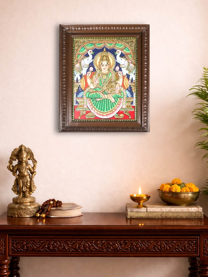 Left-side view of the Tanjore Gala Lakshmi Thanjavur Painting