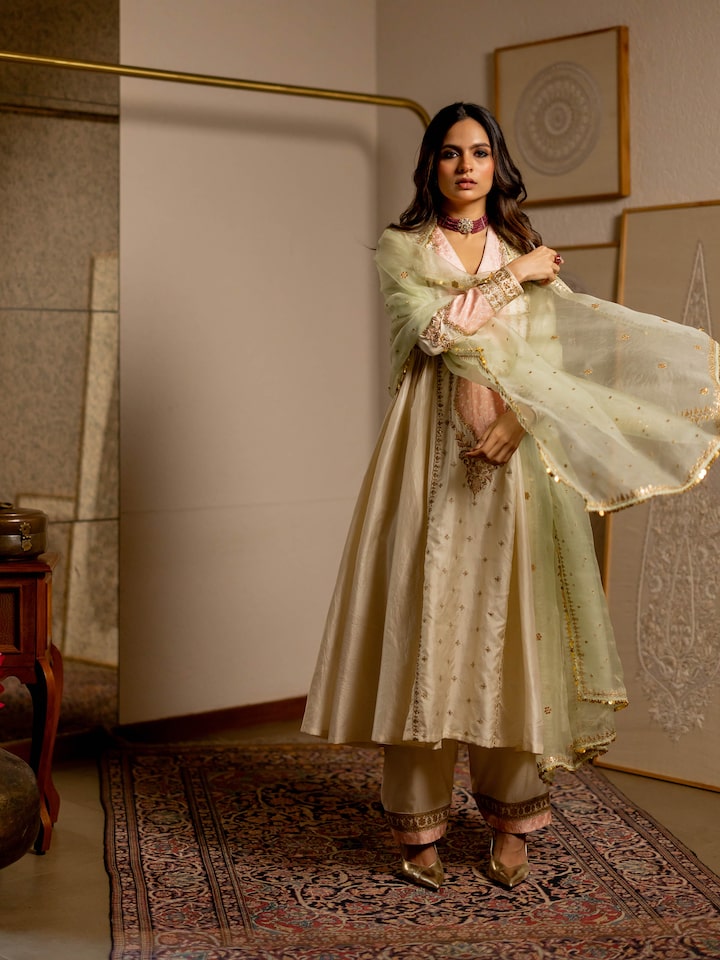 Side view of the Off-white Silk Hand Embroidered Bandhani York Anarkali Kurta Set (2 Pcs)