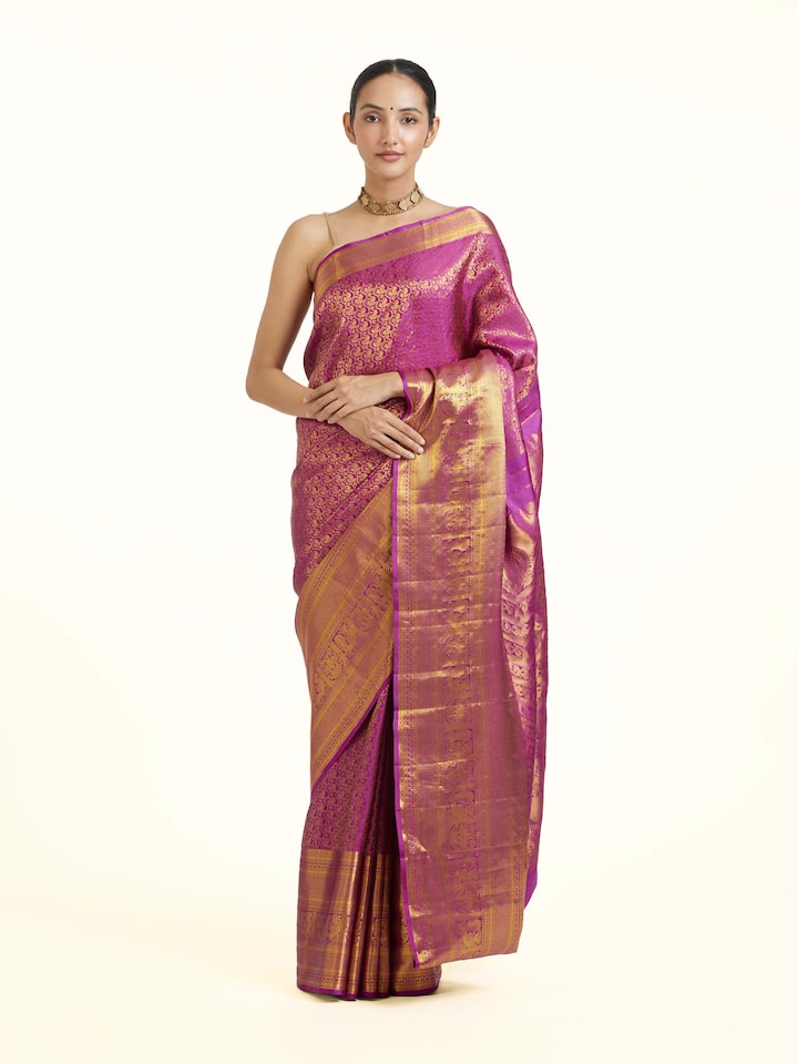 Front view of the Majenta Silk Handloom Zari Saree