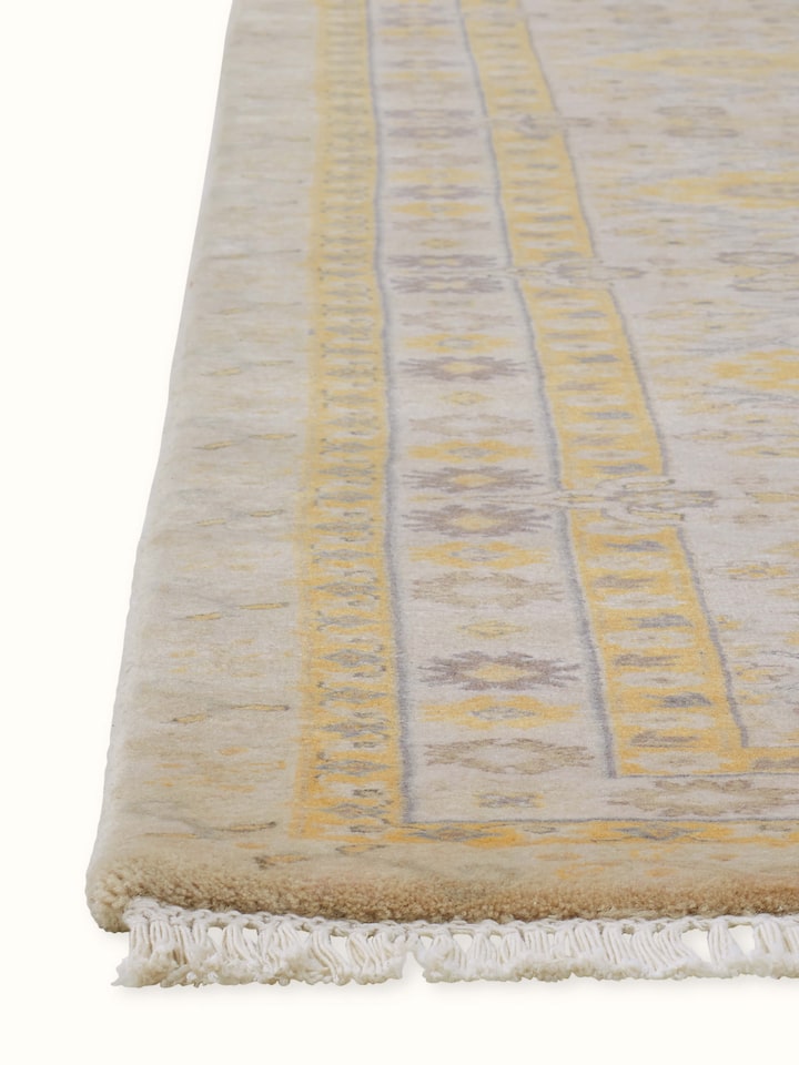 Front view capturing the rich texture and craftsmanship of the Bhadohi wool